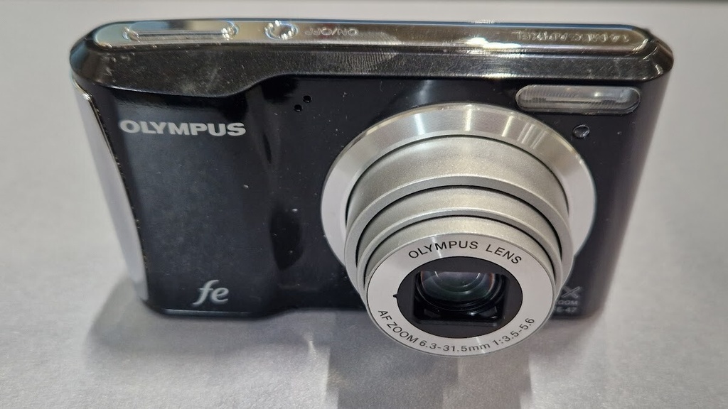 OLYMPUS FE-47 14MP Compact Digital Camera 5x Optical Zoom Not Working For Parts