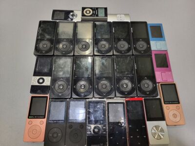 Lot of 25 Old Various Models MP3 Players Used NOT WORKING