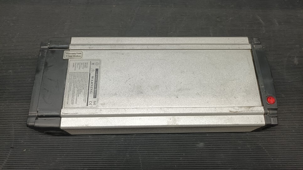 RFE-10M10 E-Bike Battery 36V 10Ah – Not Working, For Parts or Repair