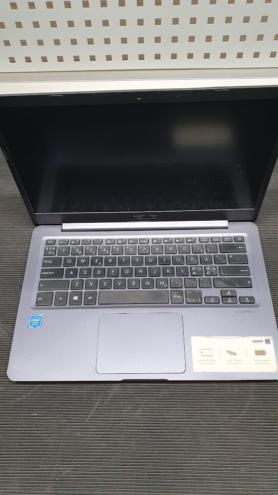 ASUS E406M 14" Celeron N4000 4GB RAM 64GB eMMC Scratched Used Working