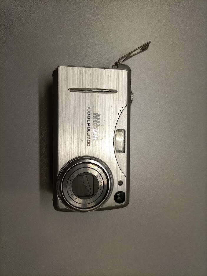 Nikon COOLPIX 3700 20.1MP Digital Camera 8x zoom Broken Not Working For Parts