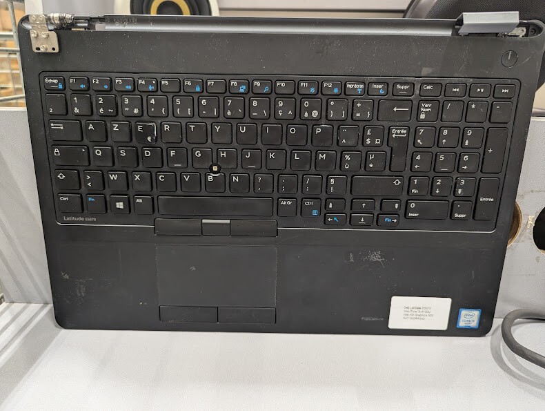 Dell Latitude E5570 i3-6100U Intel HD Graphics 520 -  Not Working