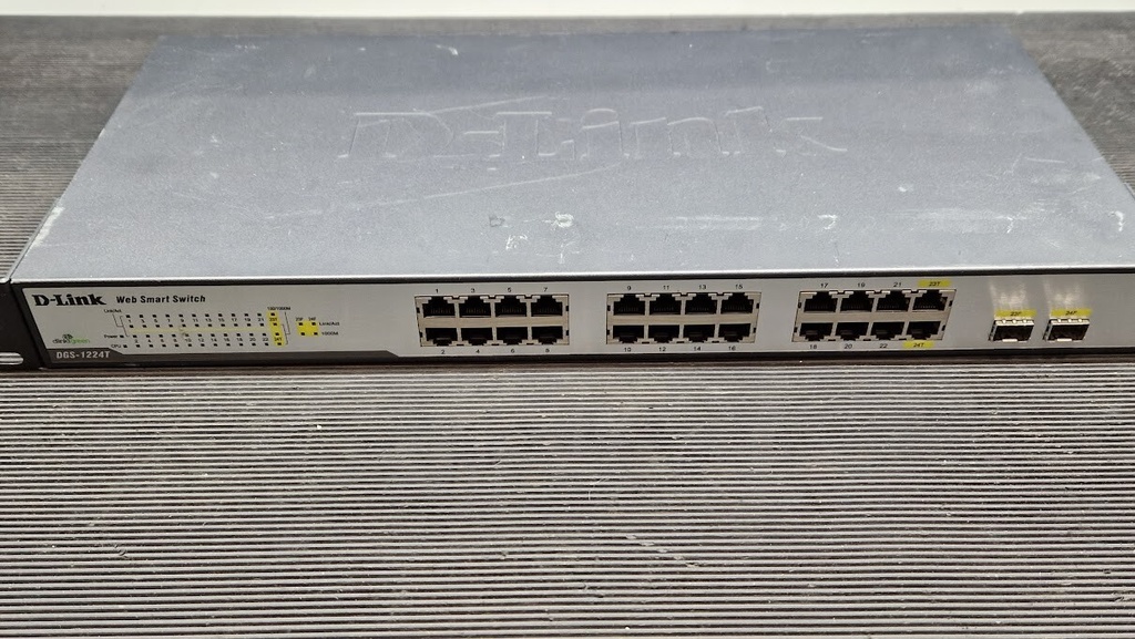 D-Link DGS-1224T Network Switch Not Tested For Parts