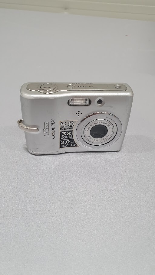 Nikon COOLPIX L10 5.0MP Digital Camera 3X Optical Zoom Not Working For Parts