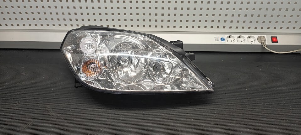 Nissan Primera Right Headlight Headlamp Assembly Untested For Parts/Repair