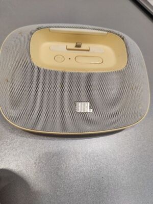 JBL OnBeat Micro Speaker Dock for iPhone and iPod Silver Used Working