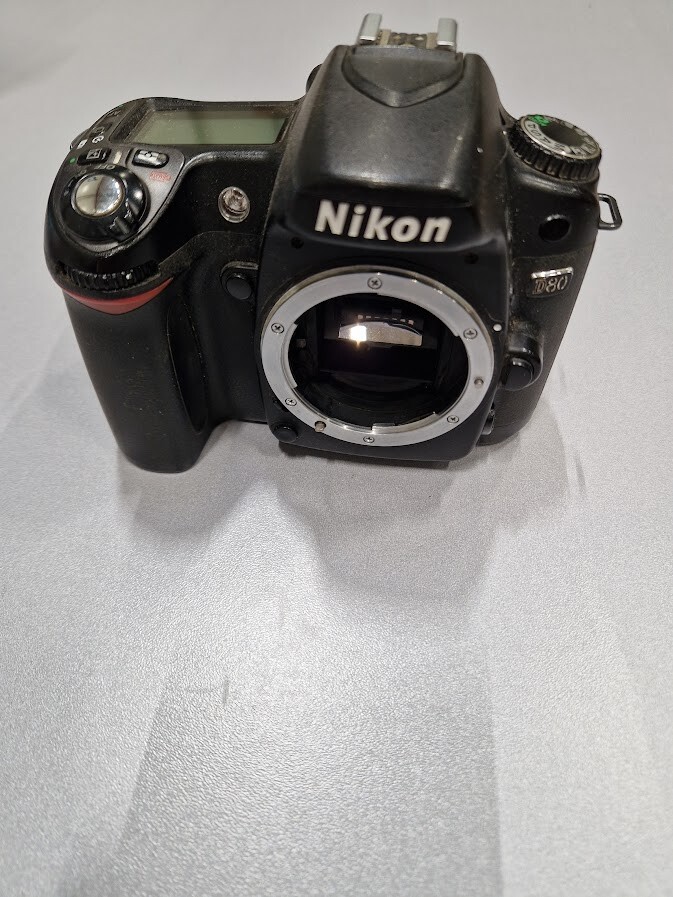 Nikon D80 Digital SLR Camera Only Body Not Working For Parts