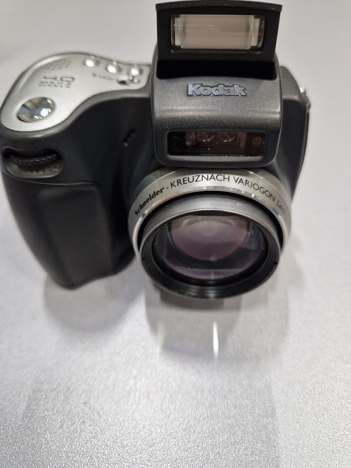 Kodak EasyShare DX6490 4MP Digital Camera 10X Optical Zoom Not Working For Parts