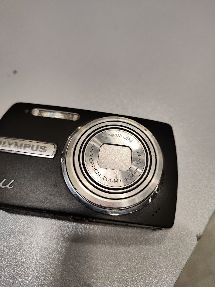 Olympus MJU 840 8MP Digital Camera 5x Optical Zoom Not Working  For Parts