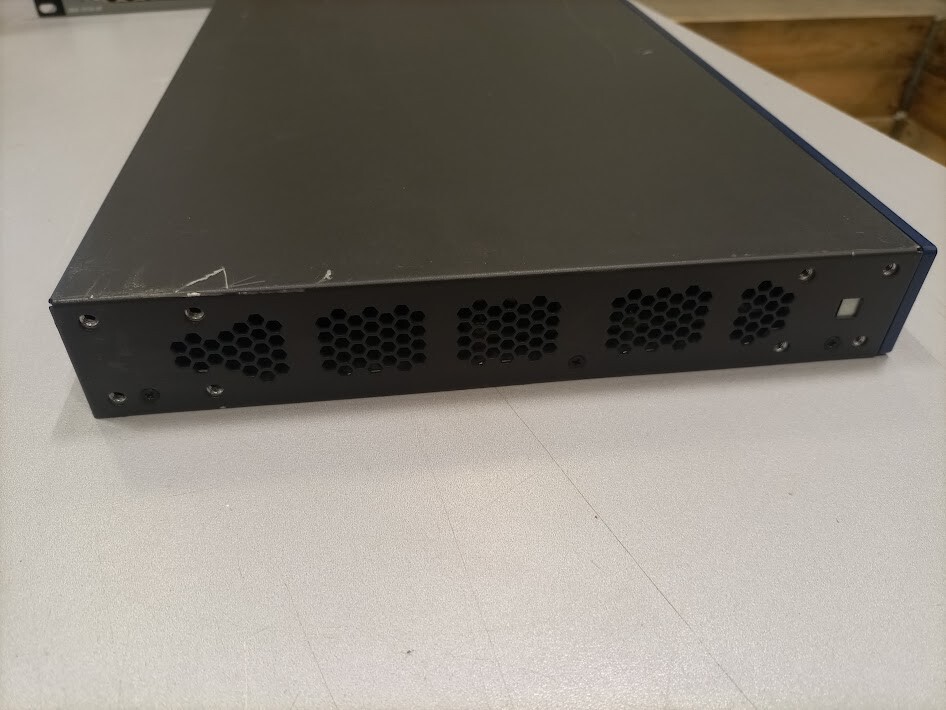 HP JG641A - 830 8G PoE+ Unified Wired Wi-Fi Switch Not Tested For Parts