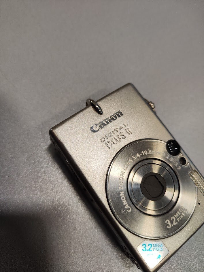 Canon IXUS II PC1035 3.2MP Digital Camer Silver Not Working For Parts