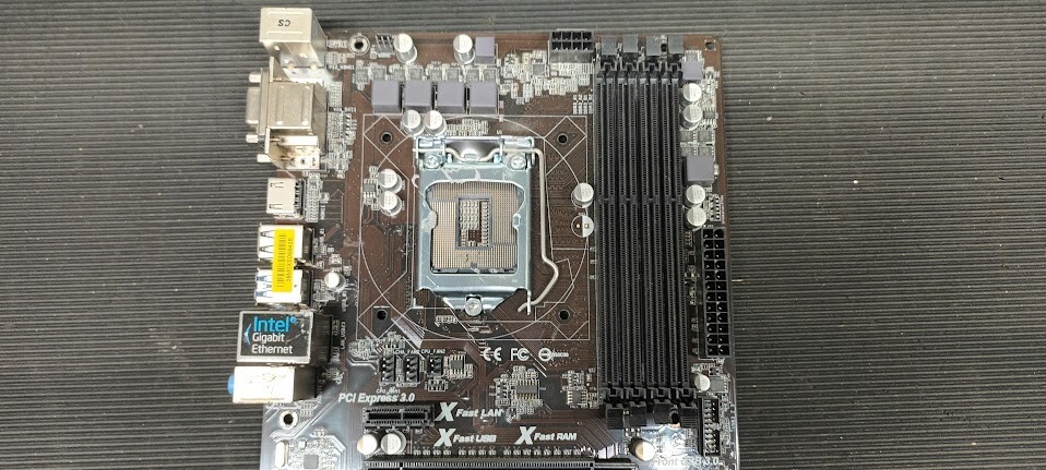 AsRock B85M Pro4 ATX Motherboard Socket 1150 DDR3 Motherboard For Parts/Repair