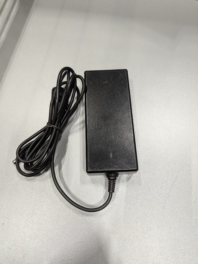 LI LSE0202A2090 AC Adapter  20V  4.5A Used Working Without Power Cord