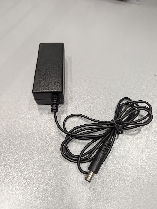 LG AC Adapter ADS-40SG-19-3 19032G  19V 1.7A Used Working Without Power Cord