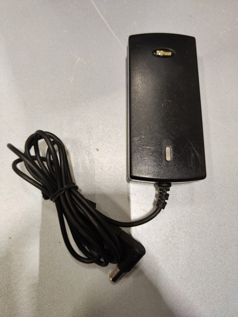 Trust 70W Universal Laptop Charger Fully Working Tested Adapter Missing Tips