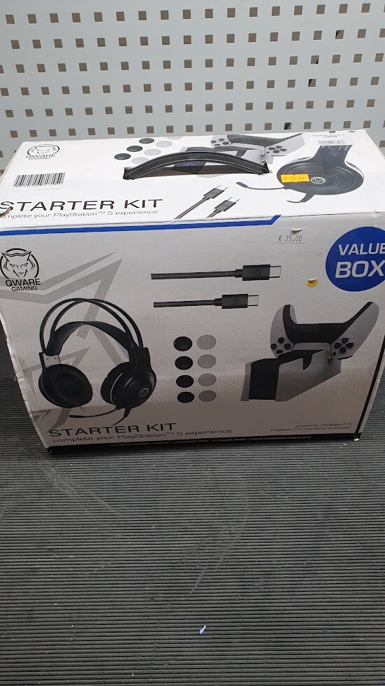 Qware Gaming Starter Kit for PlayStation 5 - Fully Functional Used