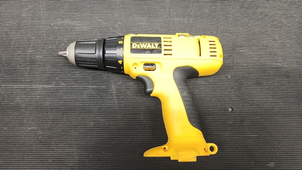 DeWalt DW972 Cordless Drill – Used, Fully Working, Scratches and Marks