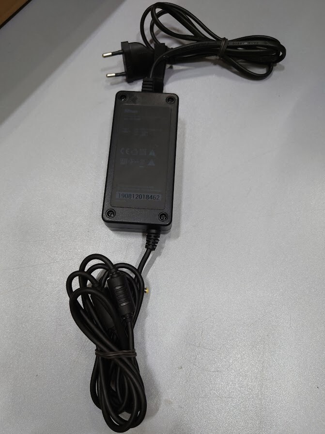 Trust 20194-03 Adapter 19V 4.62A Used Working Without Power Cord