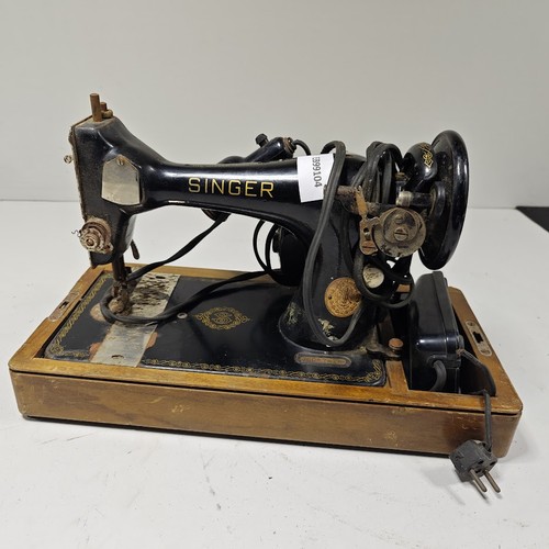 Singer Vintage Sewing Machine - Untested, For Parts/Repair