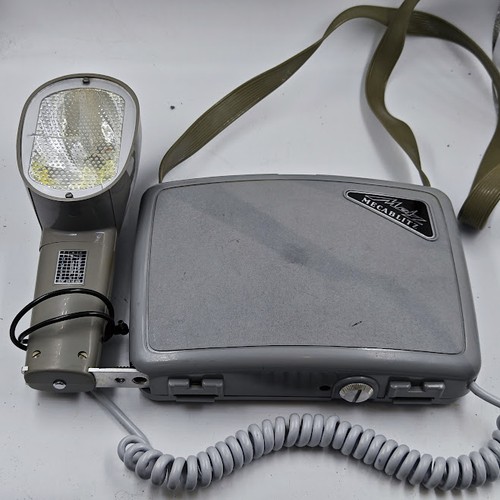 Metz Mecablitz 100 Flash Unit - Untested, Signs of Use