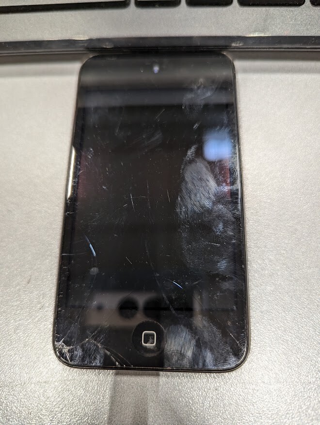 Apple iPod Touch 4th Gen A1367 MP3 Music Player 32GB Not Working For Parts