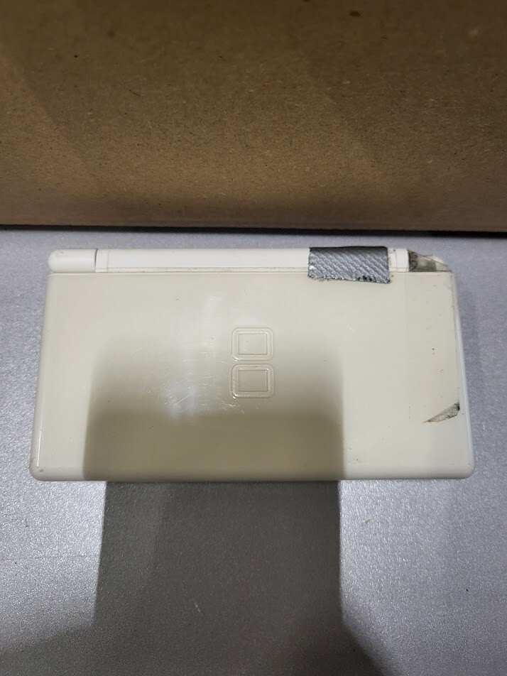 Nintendo DS Lite Handheld White Console USG-001 Not Working For Parts Repair