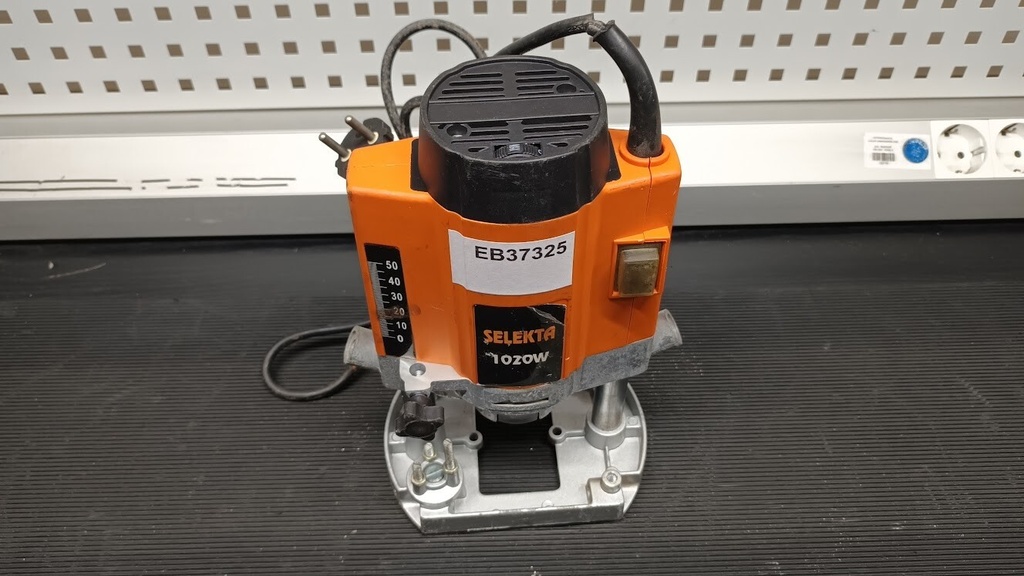 Selekta Router 1020W, Not Working, For Parts or Repair