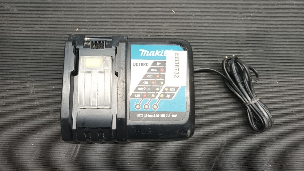 Makita DC18RC T 18V Battery Charger – Used, Not Working, For Parts, Scratches