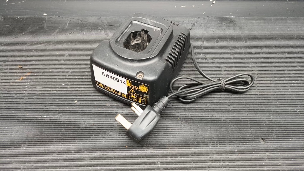 DeWalt DE9107 8V-20V Battery Charger - Used, Not Working, With UK Plug