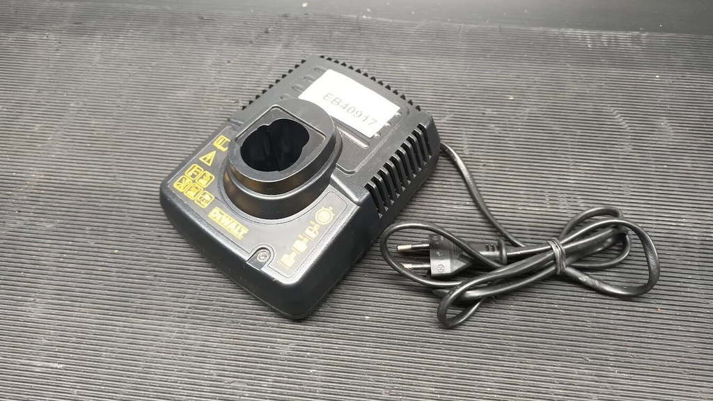 DeWalt DE9219 3.6V Charger - Used, Not Working, Scratches And Marks