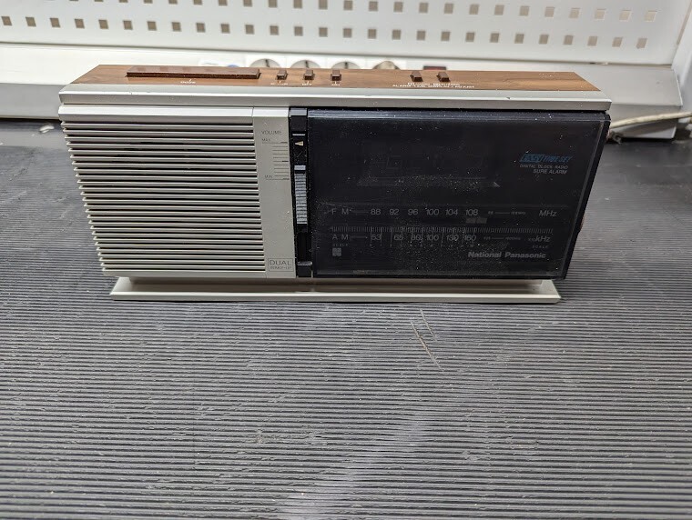 Vintage National Panasonic RC-6310B Digital FM/AM Dual Alarm Clock Radio Used