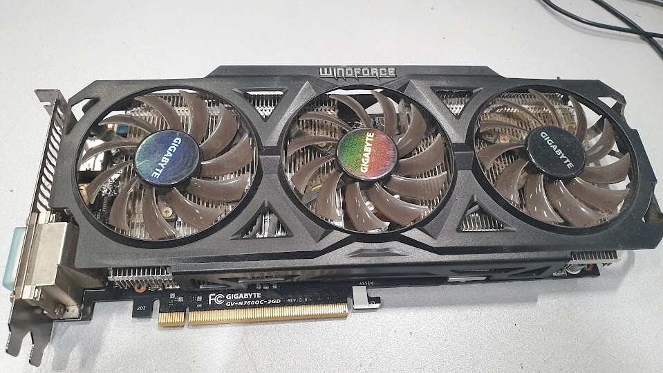 GIGABYTE Windforce GeForce GTX 760 2GB GDDR5 GV-N760OC-2GD PCIe 3.0 Video Card